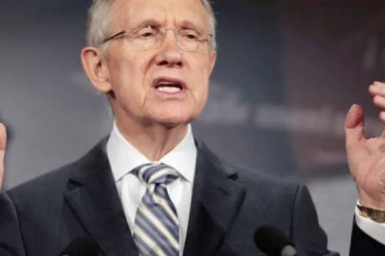 O líder da maioria no Senado, o democrata Harry Reid, afirmou que o partido está trabalhando em um plano para estender por benefício fiscal sobre o pagamento (Chip Somodevilla/AFP)