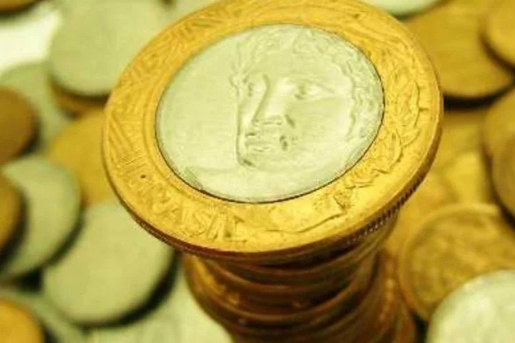 
	Real: hoje, as empresas costumam distribuir lucros aos acionistas na forma de dividendos ou de juros sobre capital pr&oacute;prio
 (.)