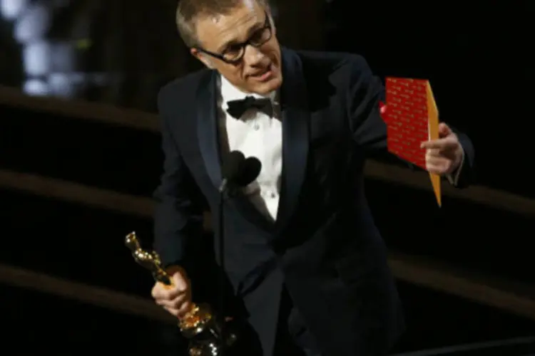 Christoph Waltz recebe o Oscar de melhor ator coadjuvante por seu papel no filme "Django Livre"  (REUTERS / Mario Anzuoni)