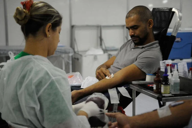 
	Doa&ccedil;&atilde;o de sangue: taxa de doa&ccedil;&atilde;o por habitante registrou queda em 2013 se comparado &agrave; 2012
 (Tânia Rêgo/Agência Brasil)