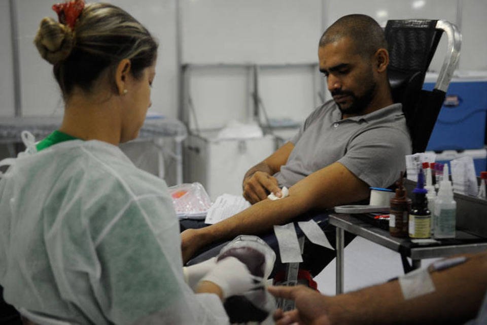 Para OMS quem passou por país com Zika não deve doar sangue