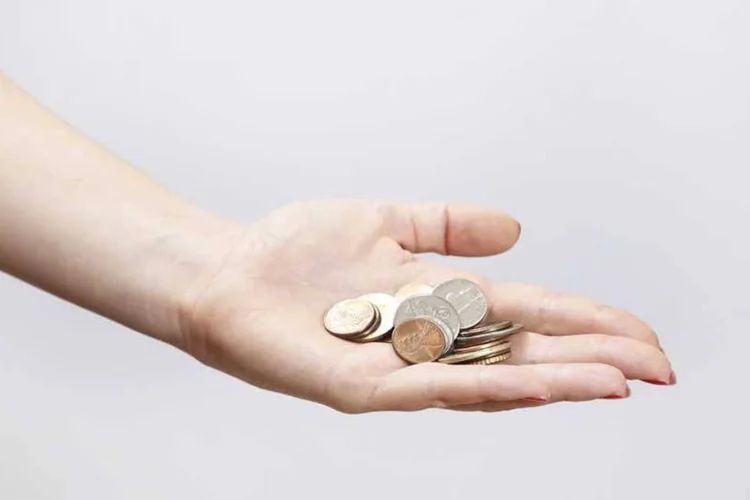 Doação: operação deve ser informada na ficha “Doações Efetuadas”, com o código específico do bem ou do valor em dinheiro (triocean/Thinkstock)