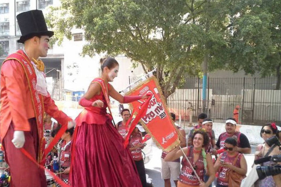 Bloco desfila no Rio para incentivar doação de sangue