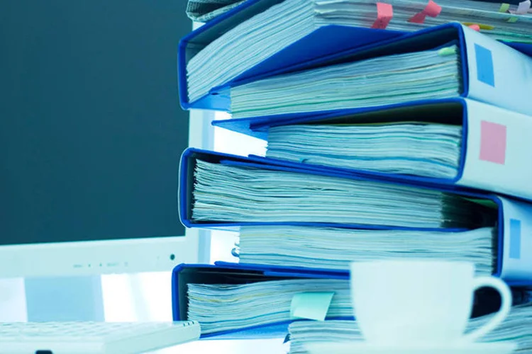 
	Documentos: o Sisconta recebe os dados de todos os pol&iacute;ticos e faz o cruzamento com as informa&ccedil;&otilde;es de irregularidades fornecidas pelo Judici&aacute;rio
 (amanaimagesRF/ThinkStock)