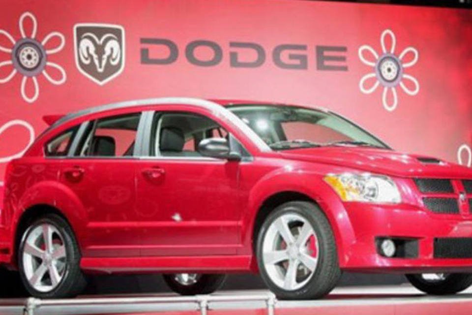 EUA investigam problemas no acelerador do Chrysler Dodge
