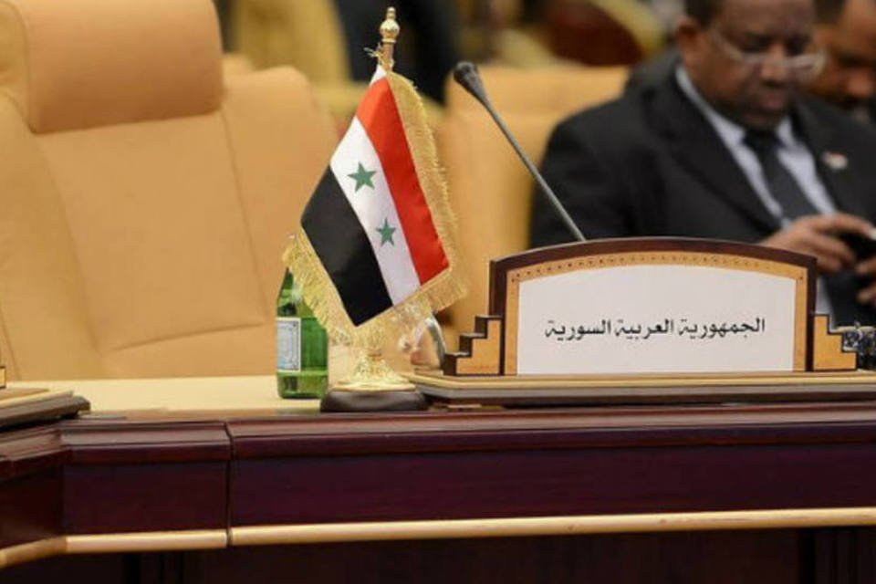 Oposição ocupa cadeira da Síria em reunião árabe