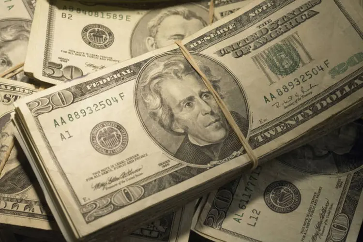 
	D&oacute;lar teve m&iacute;nima de R$ 3,343 e a m&aacute;xima de R$ 3,430
 (thinkstock)