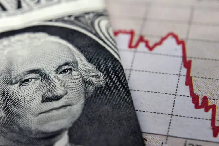 Dólar: "O mercado está sensível, cauteloso e volátil e deve ficar assim até ter um desfecho (para a crise política)" (Reprodução/Thinkstock)
