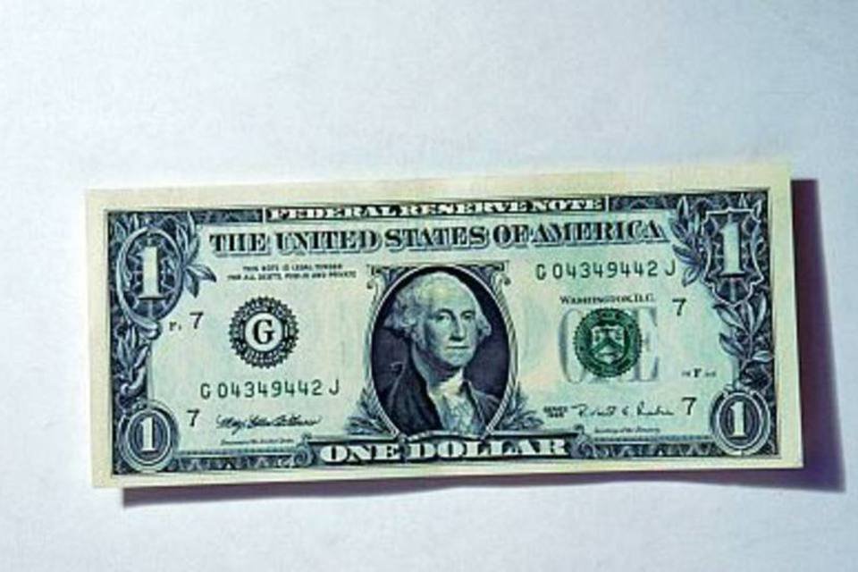 Dólar é cotado a R$ 1,728 e mantém tendência de baixa