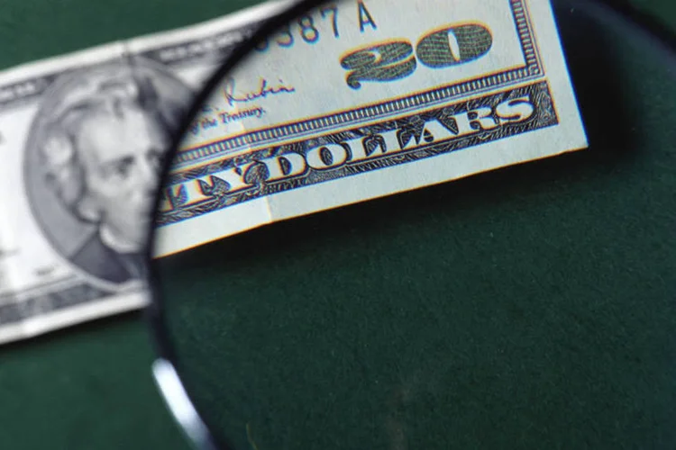 
	D&oacute;lar: um real compra hoje apenas perto de 25 centavos de d&oacute;lar
 (Thinkstock/John Foxx)