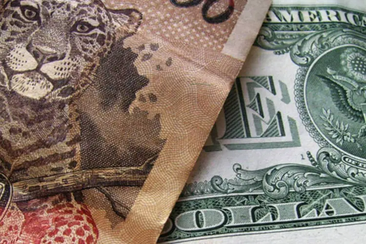 “É uma reviravolta notável para uma moeda que parecia estar em uma marcha constante para atingir a paridade com o dólar", diz o jornal britânico (David Siqueira/Stock.xchng)