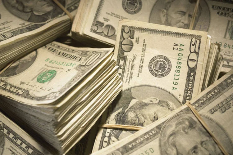 
	Notas de d&oacute;lar: o Banco Central n&atilde;o anunciou qualquer interven&ccedil;&atilde;o cambial
 (Adam Gault/Thinkstock)