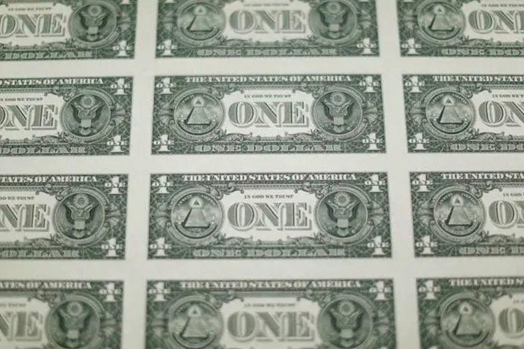
	D&oacute;lar: a moeda marcou R$ 3,7328 e, na m&aacute;xima, R$ 3,8050
 (Gary Cameron/Reuters)