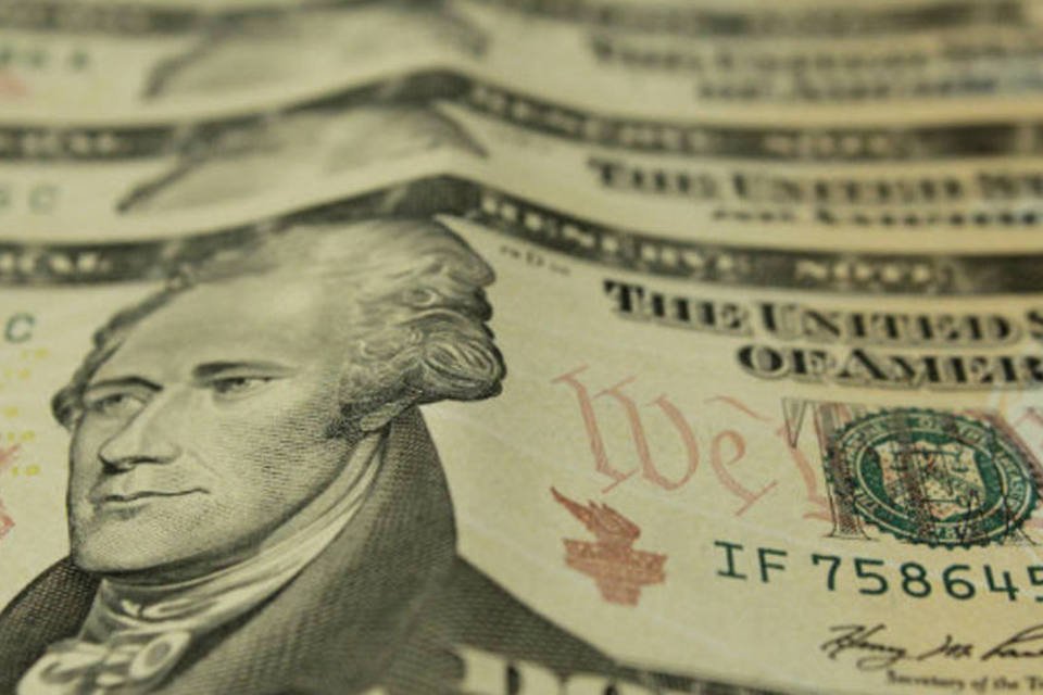 Dólar à vista segue desvalorização no exterior