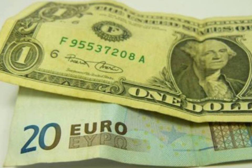 Após recentes quedas, dólar avança ante o euro