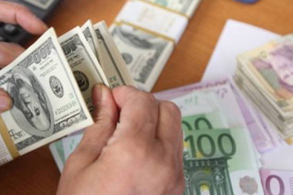 Irã tenta impedir revenda ilegal de dólares