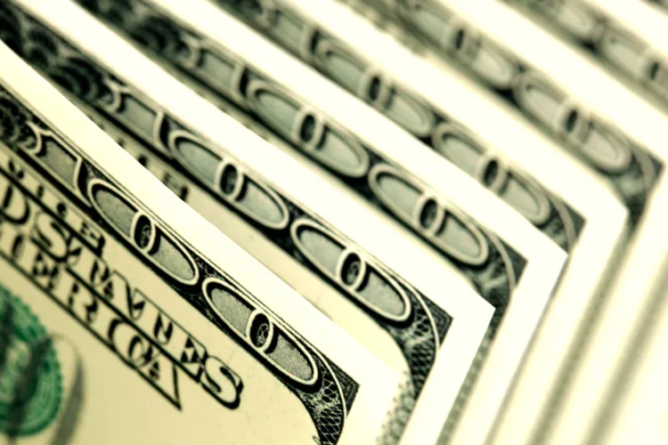 
	D&oacute;lar: valoriza&ccedil;&atilde;o da moeda americana fez com que remessas se tornassem atraentes
 (Thinkstock/BrianAJackson)