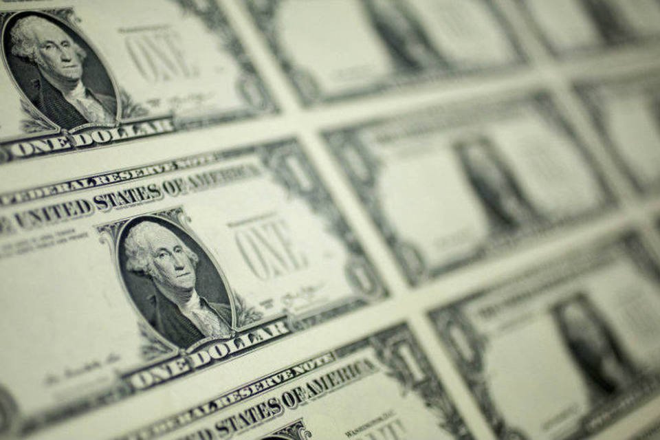 Dólar cai 0,61% e vai abaixo de R$ 3,55
