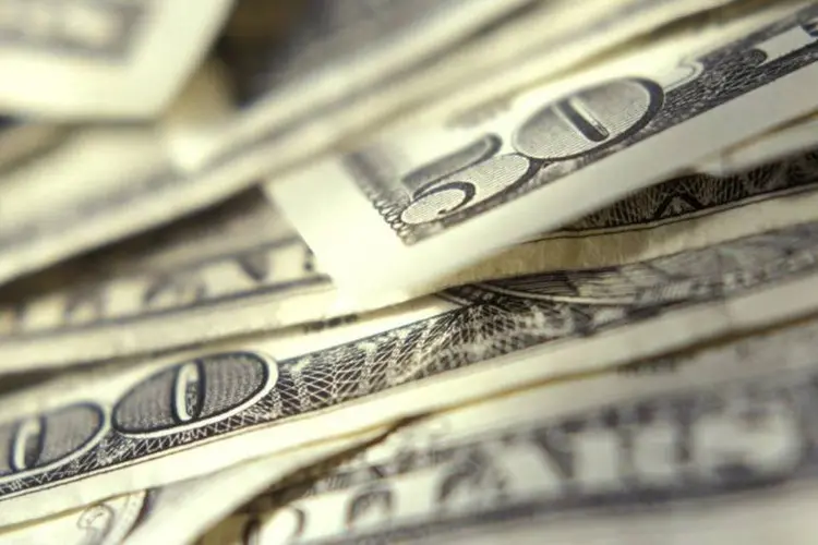 
	D&oacute;lar: na semana, a moeda norte-americana acumulou alta de 0,82%
 (Thinkstock/Ingram Publishing)