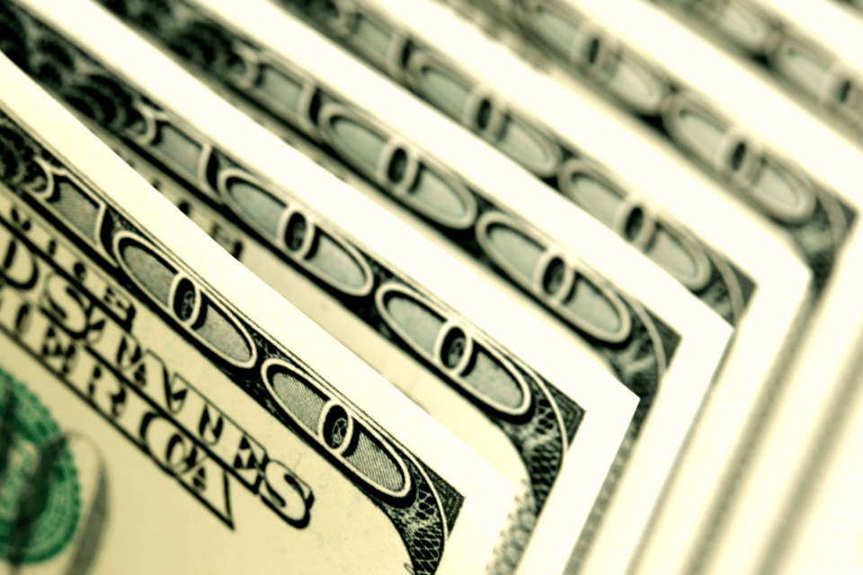 Dólar sobe cerca de 1,5%, em direção a R$3,65
