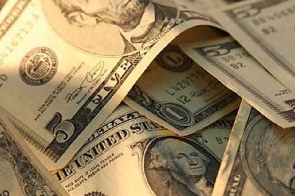 Dólar abre em queda ante real de olho no exterior