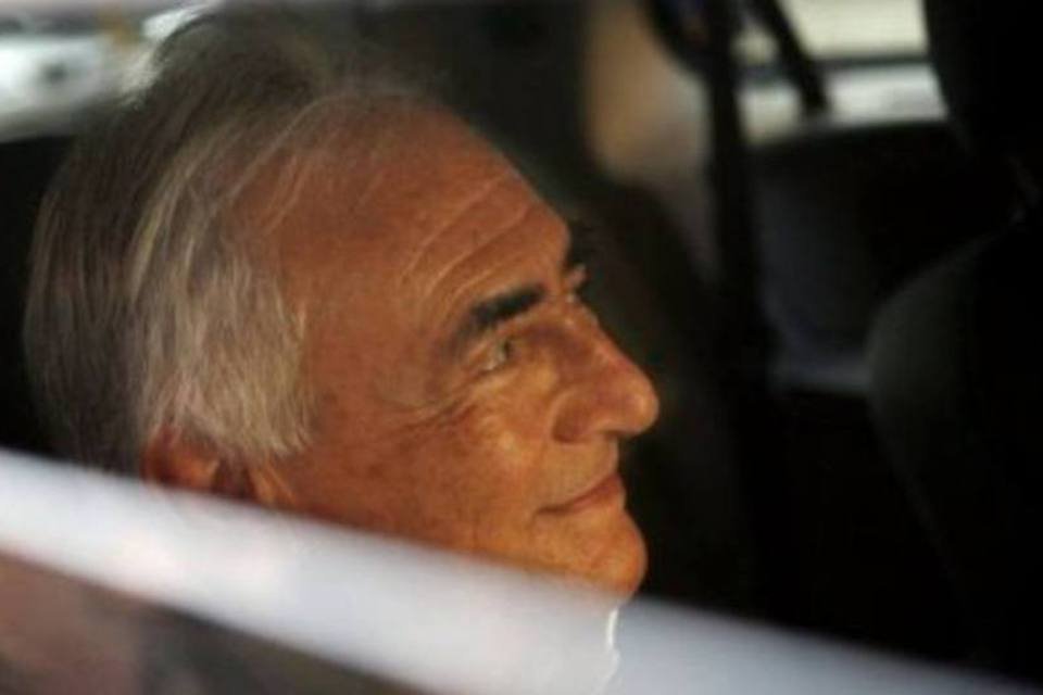 Strauss-Kahn visita sede do FMI e se despede de funcionários