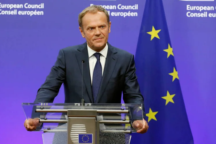
	Donald Tusk: &quot;O que n&atilde;o te mata, te fortalece&quot;, disse Tusk a rep&oacute;rteres em comunicado
 (Francois Lenoir / Reuters)