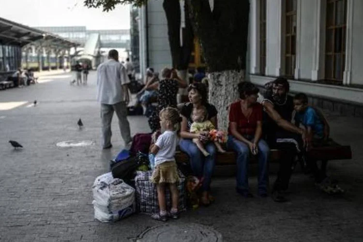 Estação ferroviária no centro de Donetsk, principal reduto dos separatistas pró-russos (Bulent Kilic/AFP)