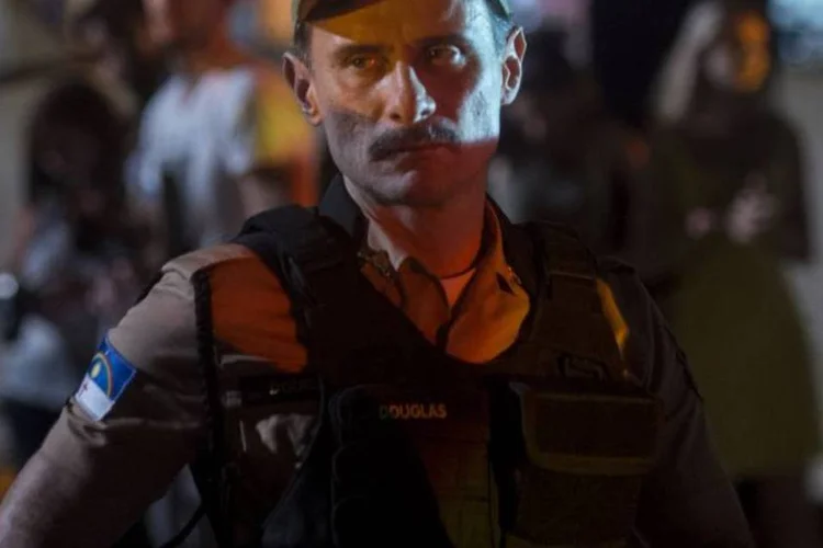 
	Douglas, personagem da miniss&eacute;rie Justi&ccedil;a: assinado pelo Coordenador de Comunica&ccedil;&atilde;o Social do &oacute;rg&atilde;o, o texto questiona a escolha de um policial no papel de vil&atilde;o
 (Divulgação)