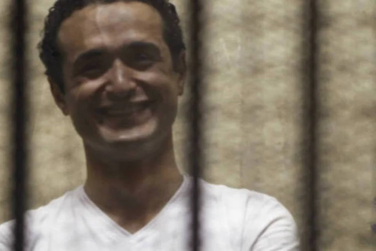 
	Ahmed Douma: ag&ecirc;ncia de not&iacute;cias estatal disse que Douma foi detido por liga&ccedil;&atilde;o com &quot;viol&ecirc;ncia&quot; em protesto no s&aacute;bado em frente a um tribunal&nbsp;
 (REUTERS/Amr Abdallah Dalsh)