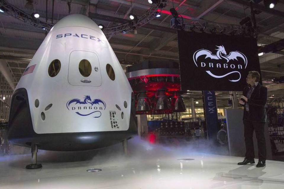 SpaceX mostra a Dragon V2, que pode levar astronautas à ISS