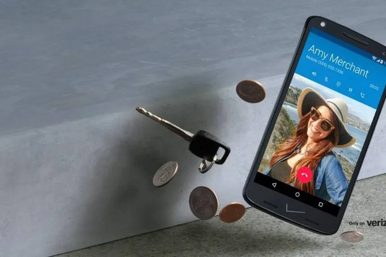
	Droid Turbo 2: aparelho consegue 13 horas de bateria ap&oacute;s passar 15 minutos ligado a uma tomada
 (Divulgação/Motorola)
