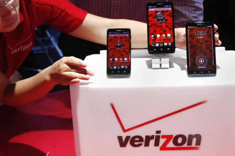 Droid Mini, Droid Ultra e Droid Maxx, durante evento da Verizon em Nova York: a Verizon Wireless e a Motorola lançaram os primeiros telefones com a marca Droid em 2009 (Shannon Stapleton/Reuters)
