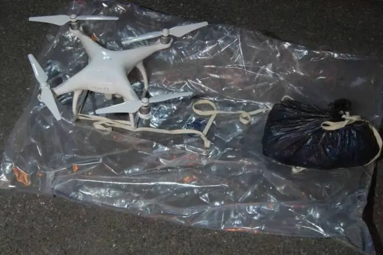 
	Drone: a pol&iacute;cia tamb&eacute;m informou que tinha perdido a pista de outros dois drones durante a opera&ccedil;&atilde;o
 (Divulgação / Polícia Metropolitana de Londres)