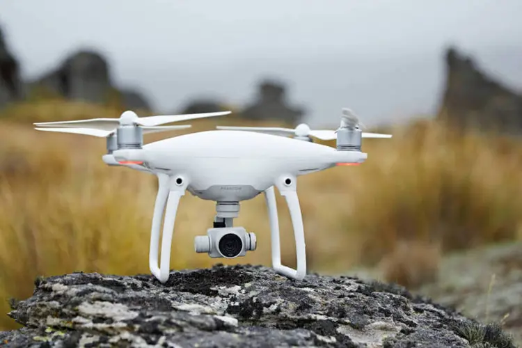 
	Drone: os aparelhos de menos de 25 quilos poder&atilde;o voar a uma altitude menor que 122 metros e a uma velocidade m&aacute;xima de 161 km/h
 (Divulgação/DJI)