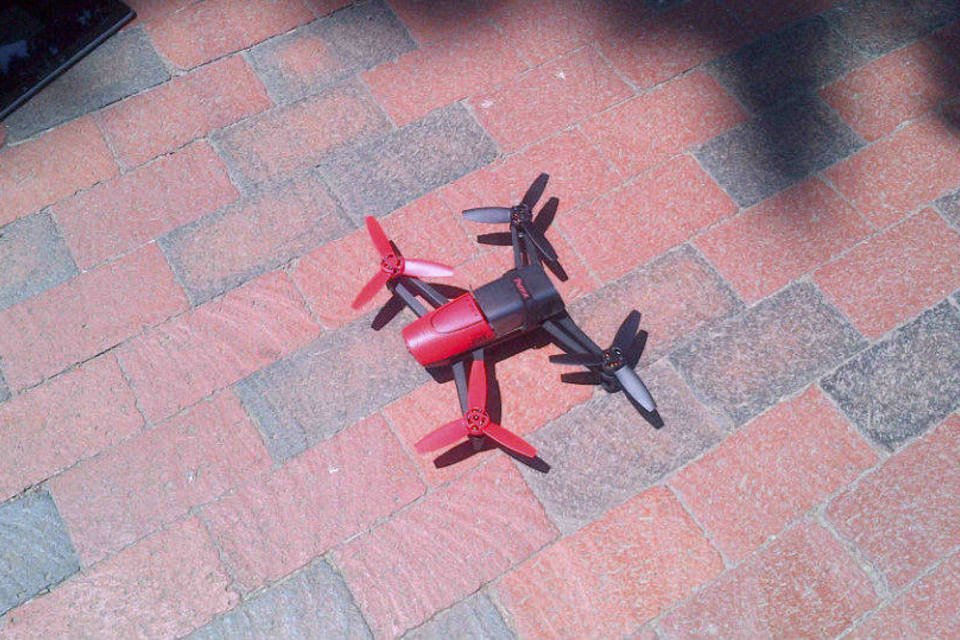 Homem é detido por tentar fazer drone sobrevoar Casa Branca