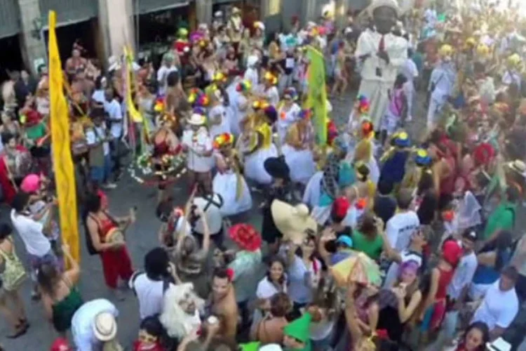 Cortejo do Cordão do Boitatá: um dos blocos mais tradicionais do Rio de Janeiro teve seu percurso filmado por drone (Reprodução/Vimeo/Major Tom)