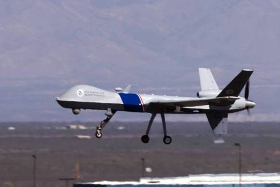 Drone de patrulha pode detectar armas e interceptar celular