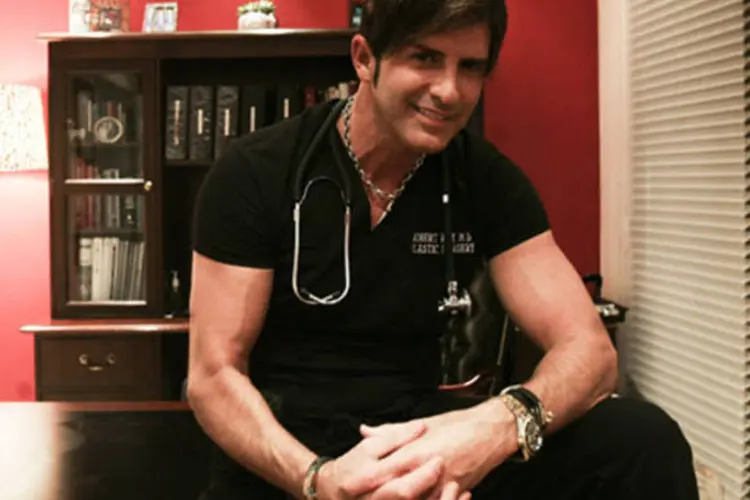 Dr Rey (Mario Rodrigues)