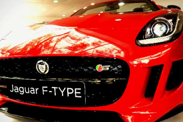 
	Jaguar F-Type: carro de produ&ccedil;&atilde;o mais r&aacute;pido da Jaguar atualmente &eacute; o F-Type R Coupe, acelerando de 0 a 100 km/h em 4 segundos
 (Saulo Pereira Guimarães/EXAME.com)