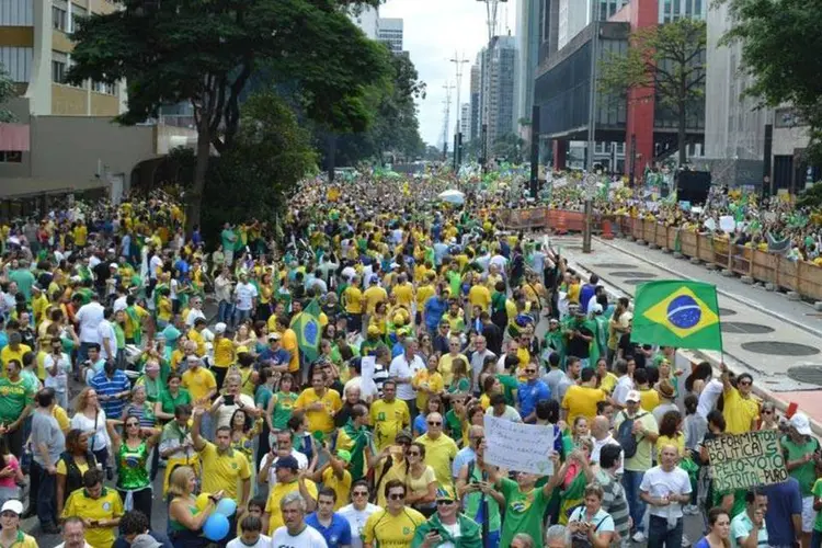 
	Manifestantes na Avenida Paulista: o verde e o amarelo predominaram
 (Fabio Teixeira/ Exame.com)