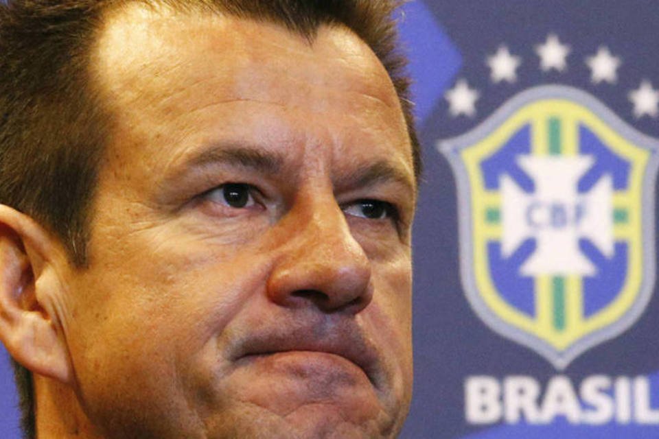 Dunga deixa seleção após eliminação na Copa América