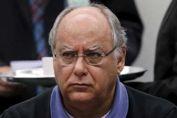 
	Ex-diretor de Servi&ccedil;os da Petrobras Renato Duque: Duque e Vaccari n&atilde;o responderam a v&aacute;rias perguntas dos parlamentares
 (REUTERS/Ueslei Marcelino)