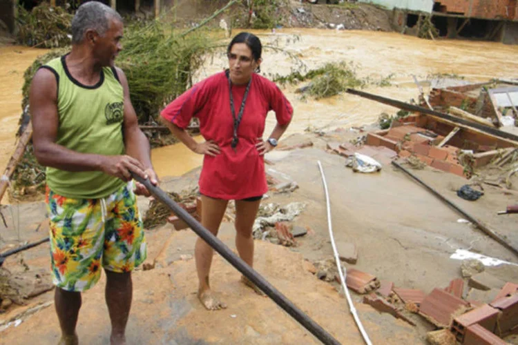 
	Moradores de Xer&eacute;m, em Duque de Caxias: vinte e oito unidades escolares ainda apresentam problemas em sua infraestrutura.
 (Vladimir Platonov/ABr)
