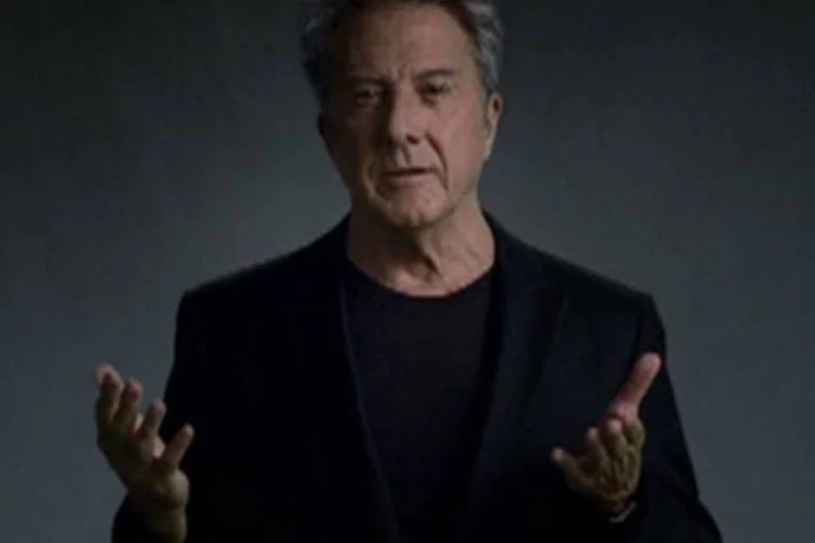 Brincadeira é uma referência ao principal filme de lançamento da campanha de Cinquecento, que colocou lado a lado os atores Dustin Hoffman e Ricardo Machhi (Divulgação)