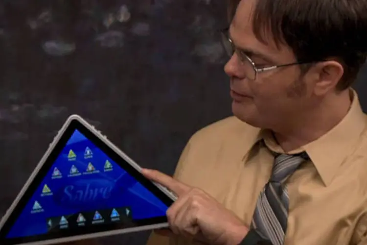 Personagem Dwight Schrute, do The Office, apresenta tablet triangular que deve virar realidade no que depende de inventor americano (The Office)