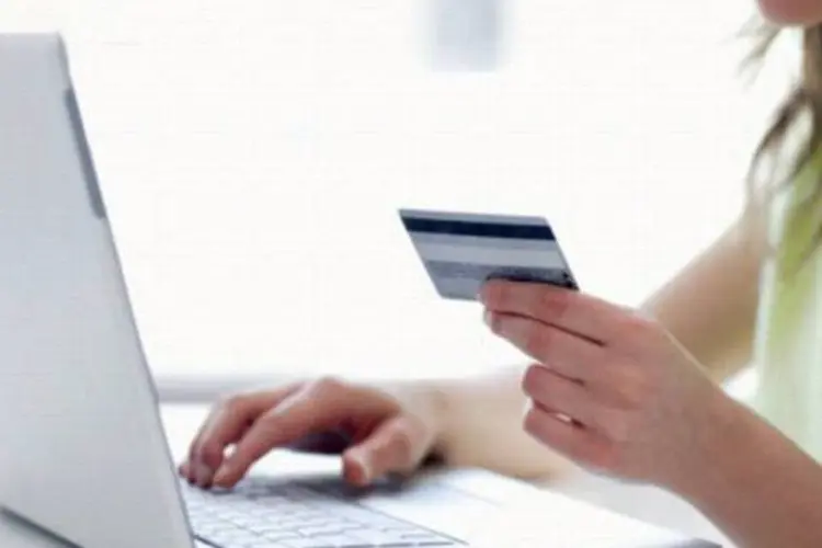 Pagamento online: tecnologia possibilita que o consumidor use dois cartões de crédito em uma mesma compra (Getty Images)
