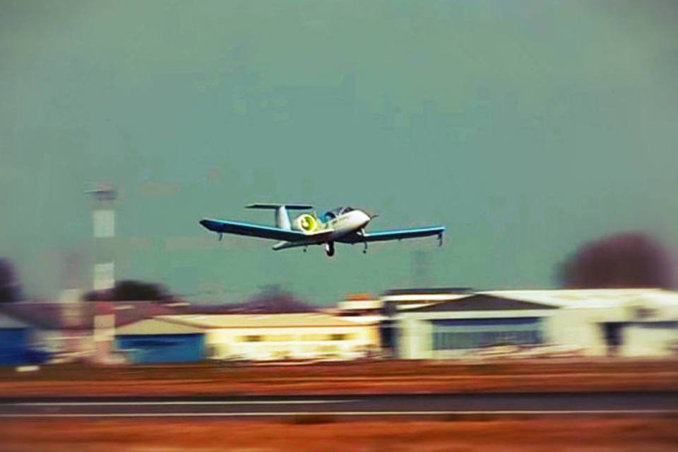 China fabrica seus primeiros aviões elétricos de passageiros