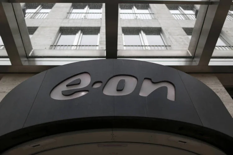 
	E.ON: as receitas da empresa ca&iacute;ram 2%
 (Ina Fassbender/Reuters)