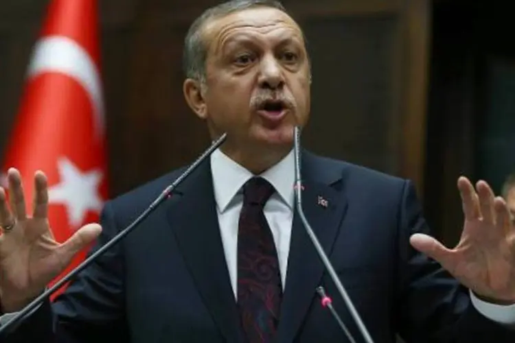 Tayyip Erdogan: as acusações do presidente são um novo marco no conflito diplomático surgido no sábado entre Turquia e Holanda (ADEM ALTAN/AFP)